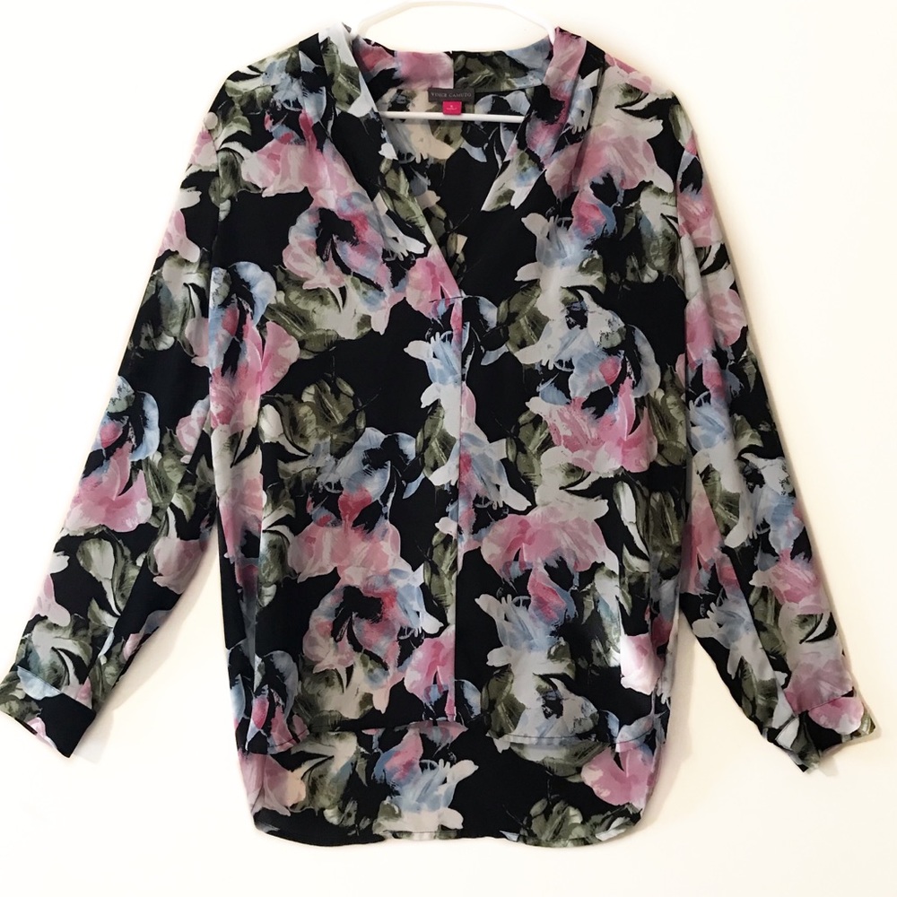 VINCE CAMUTO | Black floral career wear blouse